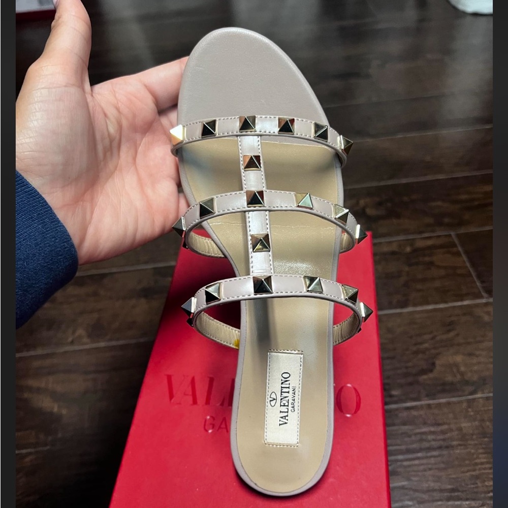 Valentino Garavani Cream Rockstud Sandals